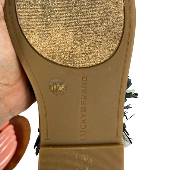 Lucky Brand Akerlei Flat Sandal Black Size 6 Natura Flat Thong Leather Shoes - Picture 8 of 8